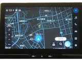 ディスプレイオーディオ(コネクティッドナビ対応)PLUS搭載。T-Connectご契約で2029年10月まで無償で利用できるナビ(期限到来後は有償)と、解約後も利用できる車載ナビが搭載されています。