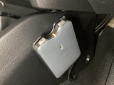 ETC(社外品)もついています。高速道路の料金所の通過も楽々です。 カードの取り出しもしやすい場所についています。