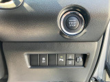 ボタン1つでエンジンを始動【キーレスプッシュスタート】!各機能のスイッチは運転席から操作ラクラク。