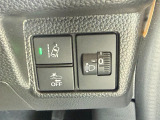 【HondaSENSING】を搭載しております。安全・快適な運転をサポートするためにHondaが独自に開発した6つの機能は事故を予防してドライバーや同乗者、そして歩行者の命を守るために役立つ機能です。