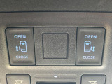 【両側パワースライドドア】スマートキーや運転席のスイッチで後席両側スライドドアの開閉が可能♪電動だから力を入れてドアを開ける必要が無く、小さなお子様でも簡単に開け閉めでき快適です♪