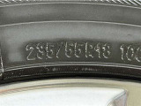 タイヤサイズは【235/55R18】