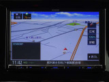 【ナビ】メモリーナビ(MDV-S708L ケンウッド製)付きです。目的地を設定すれば初めての場所でも簡単に行くことができます。もちろん音楽だって聴けちゃいます♪