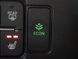 エンジン、エアコンなどを制御し低燃費な『ECONモード』に、また走りを楽しみたいとき、空調など快適性を重視したいときにはスイッチOFFで通常モードに切り替えができます!