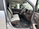 フロントシート、運転席