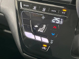 【オートエアコン】一度お好みの温度に設定すれば、車内の温度を検知し風量や温度を自動で調整。暑い&hellip;寒い&hellip;と何度もスイッチ操作をする必要はありません。快適な車内空間には必須の機能ですね♪