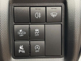 【スマートアシスト】走行中に前方の車両等を認識し、衝突しそうな時は警報とブレーキで衝突回避と被害軽減をアシスト。より安全にドライブをお楽しみいただけます。