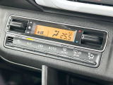 【オートエアコン】一度お好みの温度に設定すれば、車内の温度を検知し風量や温度を自動で調整。暑い&hellip;寒い&hellip;と何度もスイッチ操作をする必要はありません。快適な車内空間には必須の機能ですね♪
