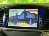 停車中には、TV番組や映像をお楽しみいただけます。休憩時間や待ち時間に、リラックスした時間を過ごせます。(走行中の視聴は安全運転の妨げになります)。