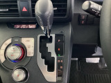 発進時から滑らかに加速する無段階変速のCVTはストップ&ゴーの多い街の中も快適です