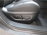 【パワーシート】電動なので、きめ細かい調整ができます!自分自身の運転姿勢に合わせた、適切なドライビングポジションが確保できます♪