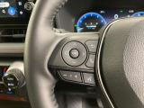 運転中、オーディオの操作をしてて、ハッとしたことはありませんか?ステアリングスイッチは、運転中でもハンドルでオーディオの操作が可能です。安全なドライブをサポートします。