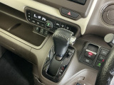 発進時から滑らかに加速する無段階変速のCVTはストップ&ゴーの多い街の中も快適です