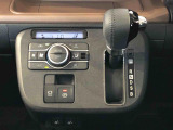 温度を設定すれば、自動で車内の温度管理をしてくれる優れものです♪ATミッションで運転楽々