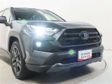 高輝度で点灯速度が速く、しかも消費電力の少ないLEDヘッドライトが装備されています!LEDの明るい光が走行中の視界の確保をサポートして、夜のドライブがより楽しく安全に運転できます♪