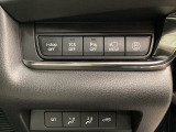 各種機能の切替スイッチは運転席パネル下に集約されています。任意で切り替え可能なため状況に合わせてお使いください。