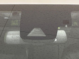 【トヨタセーフティセンス】走行中に前方の車両等を認識し、衝突しそうな時は警報とブレーキで衝突回避と被害軽減をアシスト。より安全にドライブをお楽しみいただけます。