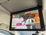 後席モニタ-が装備されています。