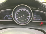 視認性の高いメーターで、運転状況を的確に把握できます。重要な情報を一目で確認し、安全運転をサポートします。