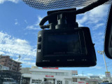 【ドライブレコーダー】時間に合わせた情報をしっかりと録画録音いたします。運転に際してのトラブルや事故などの映像もしっかりと録音録画いたします。