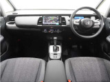 ◆インテリアパネル◆視界広々で非常に運転しやすくロングドライブでも疲れを感じさせないすっきりとまとまったインパネ周りです。