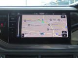ディスカバーメディア搭載。「VW Connect」というeSIMが内蔵された画期的なシステムです。地図データなど自動で情報を更新することができるのが大きな魅力。なお、CD/DVD・TVは廃止されてます
