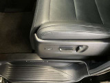 パワーシート搭載。微妙な調整が手軽にでき、ピッタリなポジションで運転することが可能です。