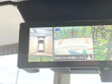 【アラウンドビューモニター】専用のカメラにより、上から見下ろしたような視点で360度クルマの周囲を確認することができます☆死角部分も確認しやすく、狭い場所での切り返しや駐車もスムーズに行えます。