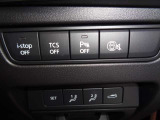 各操作スイッチが運転席すぐ近くにありますので、操作性バッチリです。