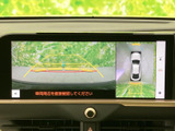狭い場所での駐車も安心。後方の状況を画面で確認できるので、安全に駐車操作を行えます。運転に自信がない方にもおすすめです。
