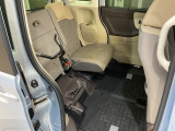 後席をはね上げれば、「もうひとつの荷室」が生まれます。