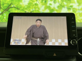 停車中に楽しめるTV機能。車内での待ち時間も、エンターテインメントで快適に過ごせます。家族でのドライブにもおすすめです。