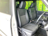 運転席まわりには十分なスペースがあり、大柄な方でもゆったり運転していただける環境です。