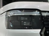 LEDヘッドライトは、点灯の瞬間から最大光量を発揮し、突然暗くなるトンネルなどでの安定感を高めます。
