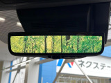 【デジタルインナーミラー】後席の大きな荷物や同乗者で後方が確認しづらい時でも安心!カメラが撮影した車両後方の映像をルームミラー内に表示。クリアな視界で状況の確認が可能です!