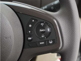 ◆アダプティブクルーズコントロール◆予め設定した車速内でクルマが自動的に加減速。前走車との適切な車間距離を維持しながら追従走行します。【LKAS】車線維持支援システムでステアリング操作を支援。
