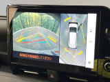 【パノラミックビューモニター】専用のカメラにより、上から見下ろしたような視点で360度クルマの周囲を確認することができます☆死角部分も確認しやすく、狭い場所での切り返しや駐車もスムーズに行えます。