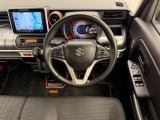 このハンドルを握った時に、車を所有している優越感を味わえますね