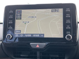 見やすい地図画面で、スムーズなナビゲーションを実現。運転に集中できる、安全運転サポート機能も充実しています。