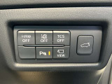 各操作スイッチが運転席すぐ近くにありますので、操作性バッチリです。