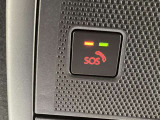 エアバッグ作動時や後突時、もしくは車内のSOSボタンを押した際に緊急通報オペレーターに連携し、救急・警察を手配します。更にオペレーターにも連携、お客様のご要望に応じてロードサービスの手配を行います。