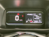 視認性の高いメーター類で、運転に必要な情報を的確に把握。安全運転をサポートする機能が満載です。