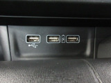便利な充電用USBジャックも付いています。