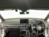 【前方視界】開放的な前方視界!運転がしやすく疲れにくいです♪窓が大きく、見通しがとっても良いおクルマですよ♪