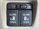 【両側パワースライドドア】スマートキーや運転席のスイッチで後席両側スライドドアの開閉が可能♪電動だから力を入れてドアを開ける必要が無く、小さなお子様でも簡単に開け閉めでき快適です♪