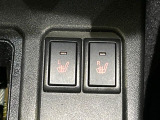【シートヒーター】寒い日に重宝するシートヒーター!エアコンより早く温まってくれるので寒がりの人も安心ですね♪エアコンの温風は乾燥するから苦手、という方にもをおすすめです。