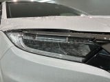 LEDヘッドライトは、点灯の瞬間から最大光量を発揮し、突然暗くなるトンネルなどでの安定感を高めます。
