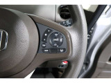Hondaセンシングの機能のひとつ、アダプティブクルーズコントロール付!アクセルから足を離しても設定したスピードと前車との車間を保ち走行してくれます!車線維持もアシスト☆高速道路で疲労軽減ですね☆