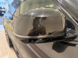 BMWを熟知したメカニックによる、360度の納車前点検。ドイツ本国と同様の教育・訓練を受けたメカニックが、360度によるポイントを徹底的に点検、整備した後にお客様にお引渡しします。