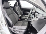 パワーシート搭載。微妙な調整が手軽にでき、適切なポジションで運転することが可能です。